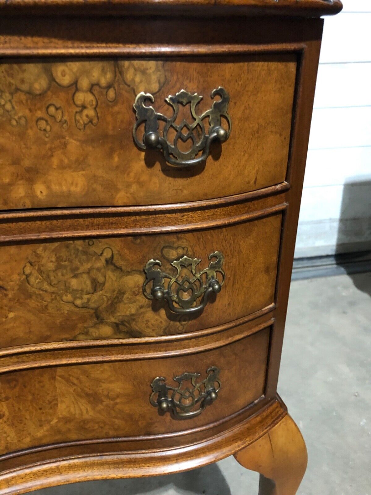 000768....Handsome Vintage Figured Walnut Bedside Chest / Lamp Table(sold )