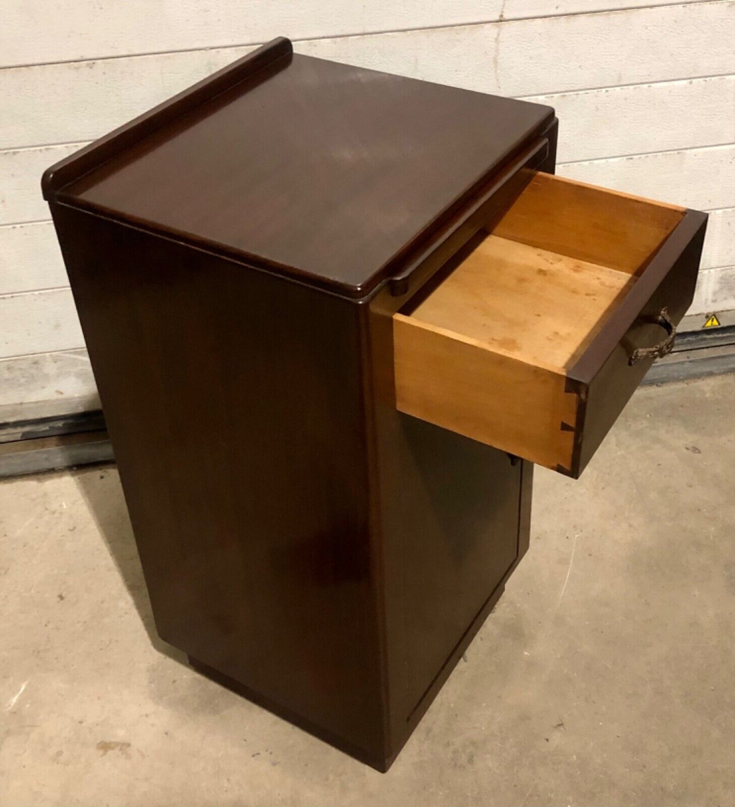 000767....Handsome Pair Of Art Deco Mahogany Bedside Tables / Bedside Cabinets ( sold )