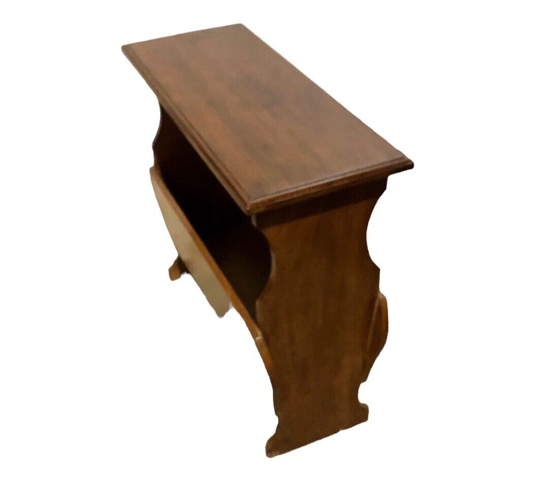 000746....Handsome Vintage Walnut Arts And Crafts Style Occasional Table