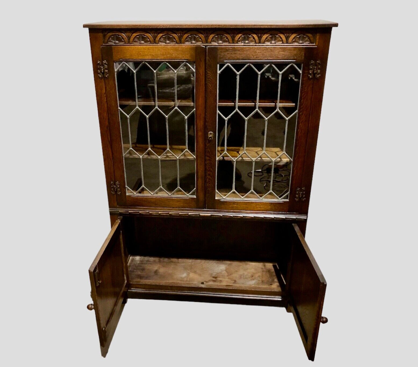 000793....Handsome Vintage Carved Oak Bookcase / Display Cabinet