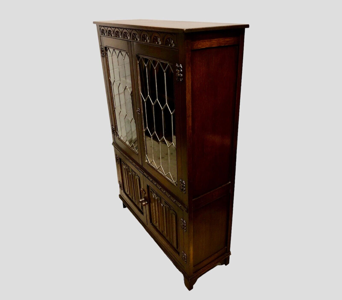 000793....Handsome Vintage Carved Oak Bookcase / Display Cabinet