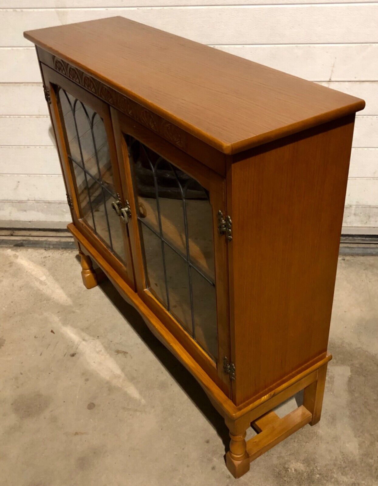 000779....Handsome Vintage Oak Bookcase / Display Cabinet ( sold )
