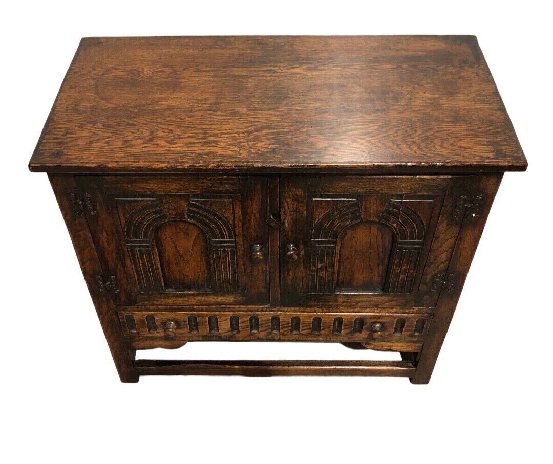 000791....Handsome Vintage Carved Oak Cabinet
