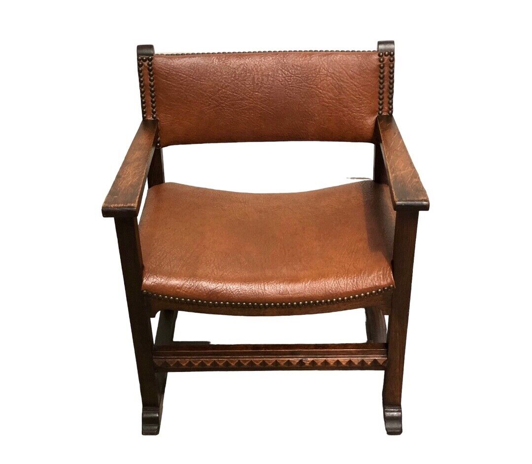 000843....Handsome Arts And Crafts Oak Nursing Chair / Childs Chair