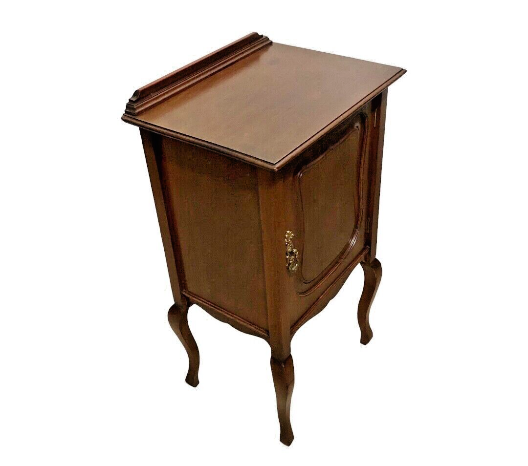 000830....Handsome Antique Mahogany Bedside Cabinet