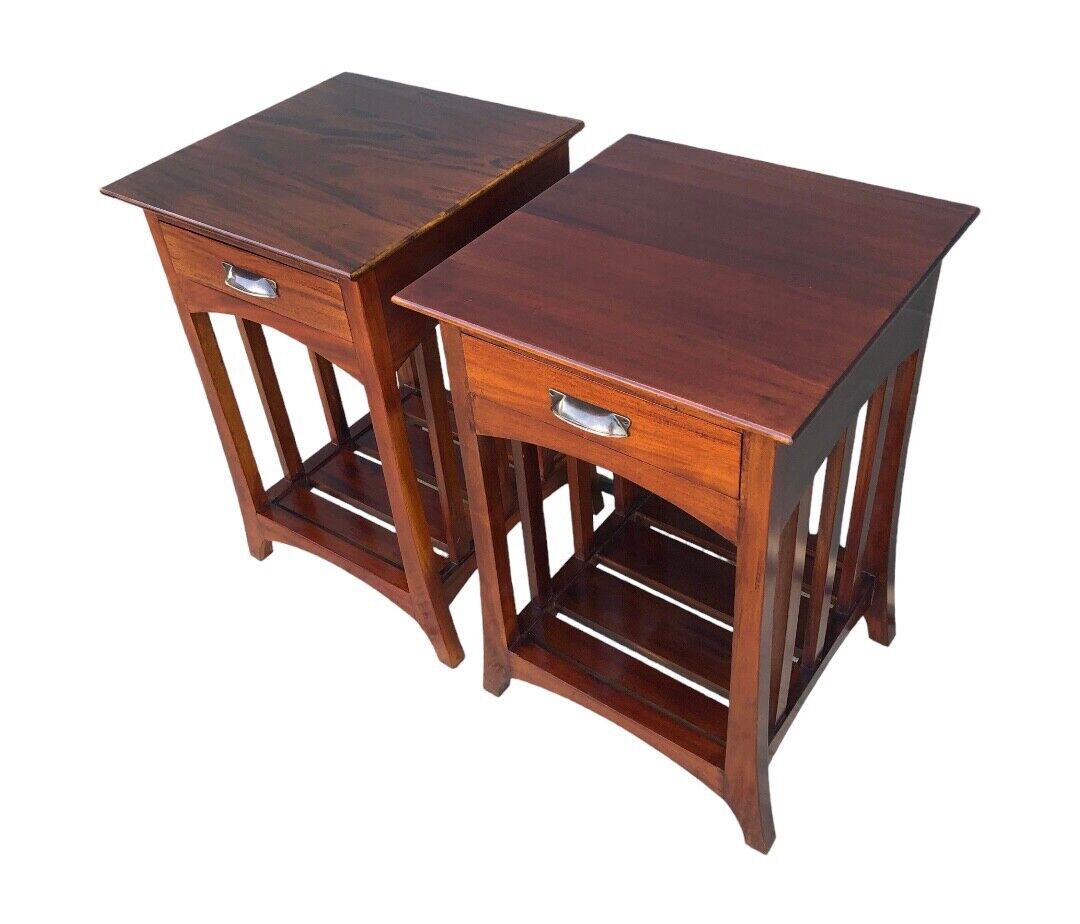 000802....Handsome Pair Of Vintage Mahogany Bedside Tables / Lamp Tables ( sold )