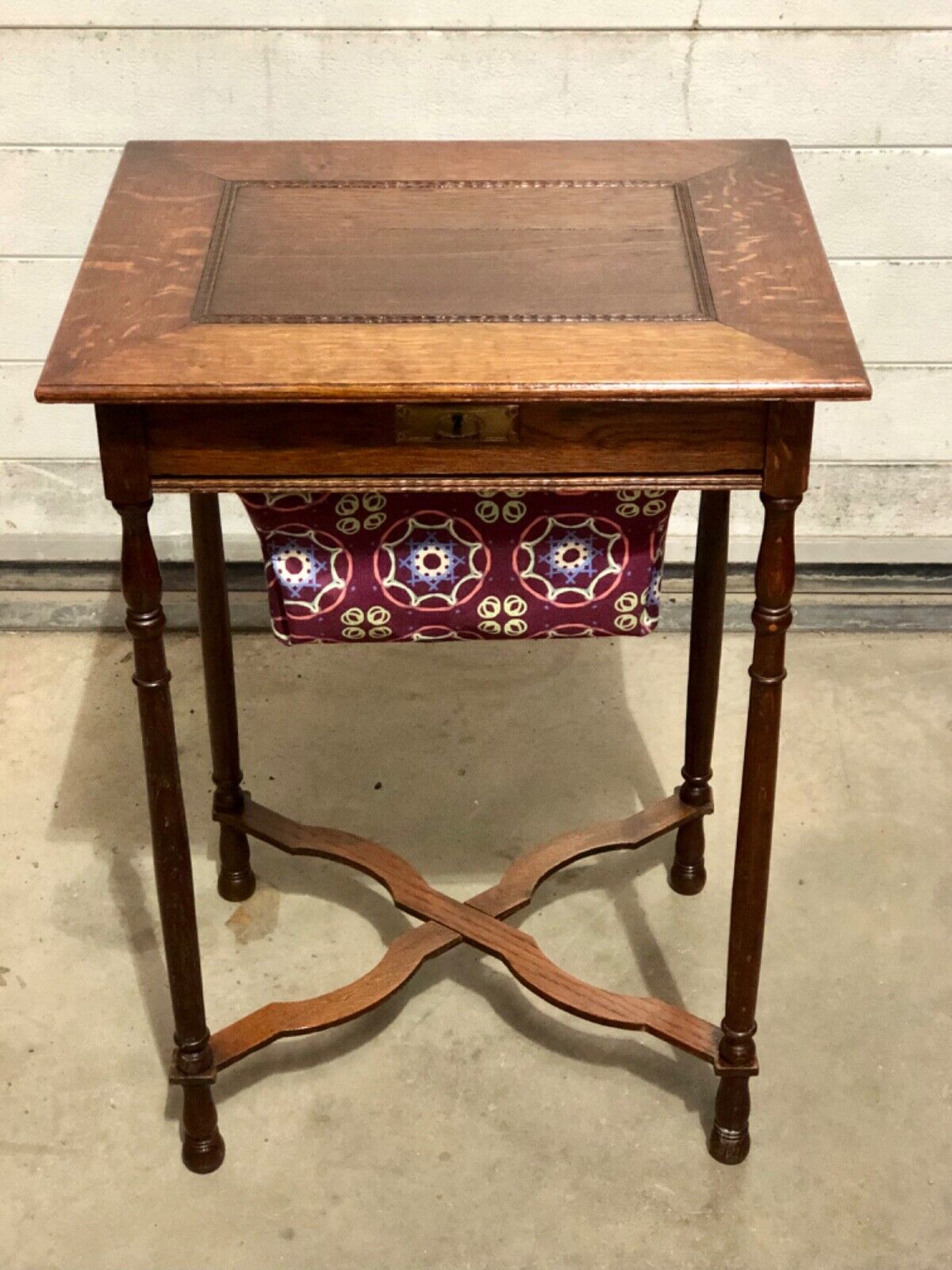 000739....Handsome Edwardian Oak Worktable / Sewing Table