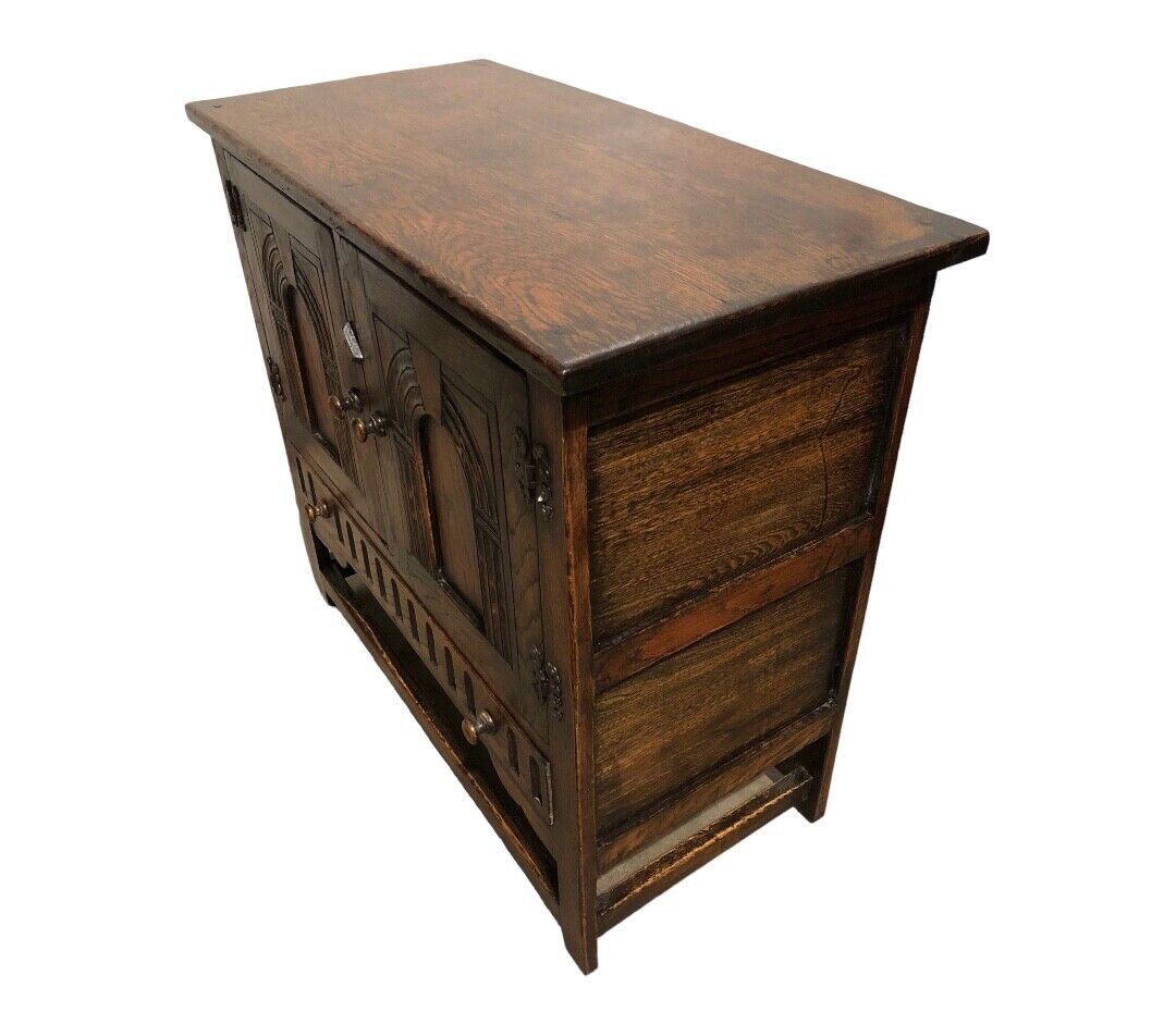 000791....Handsome Vintage Carved Oak Cabinet