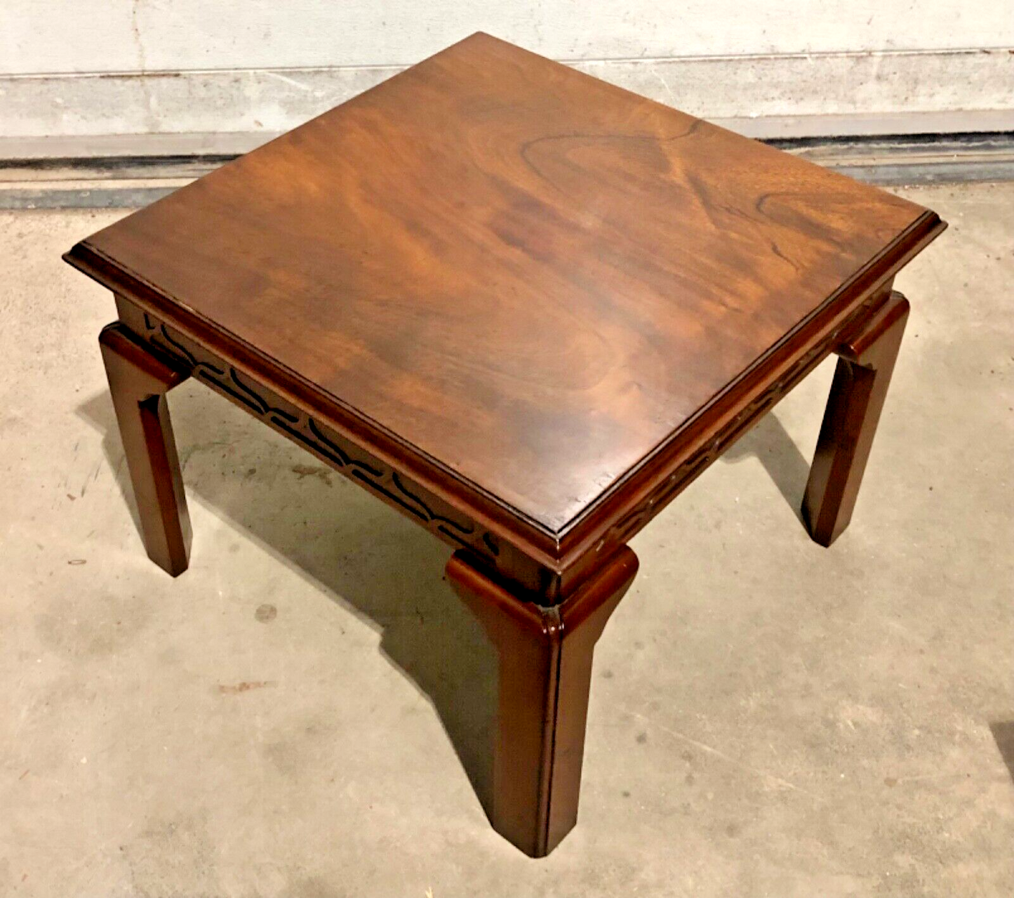 000787....Pair Of Vintage Mahogany End Tables / Lamp Tables