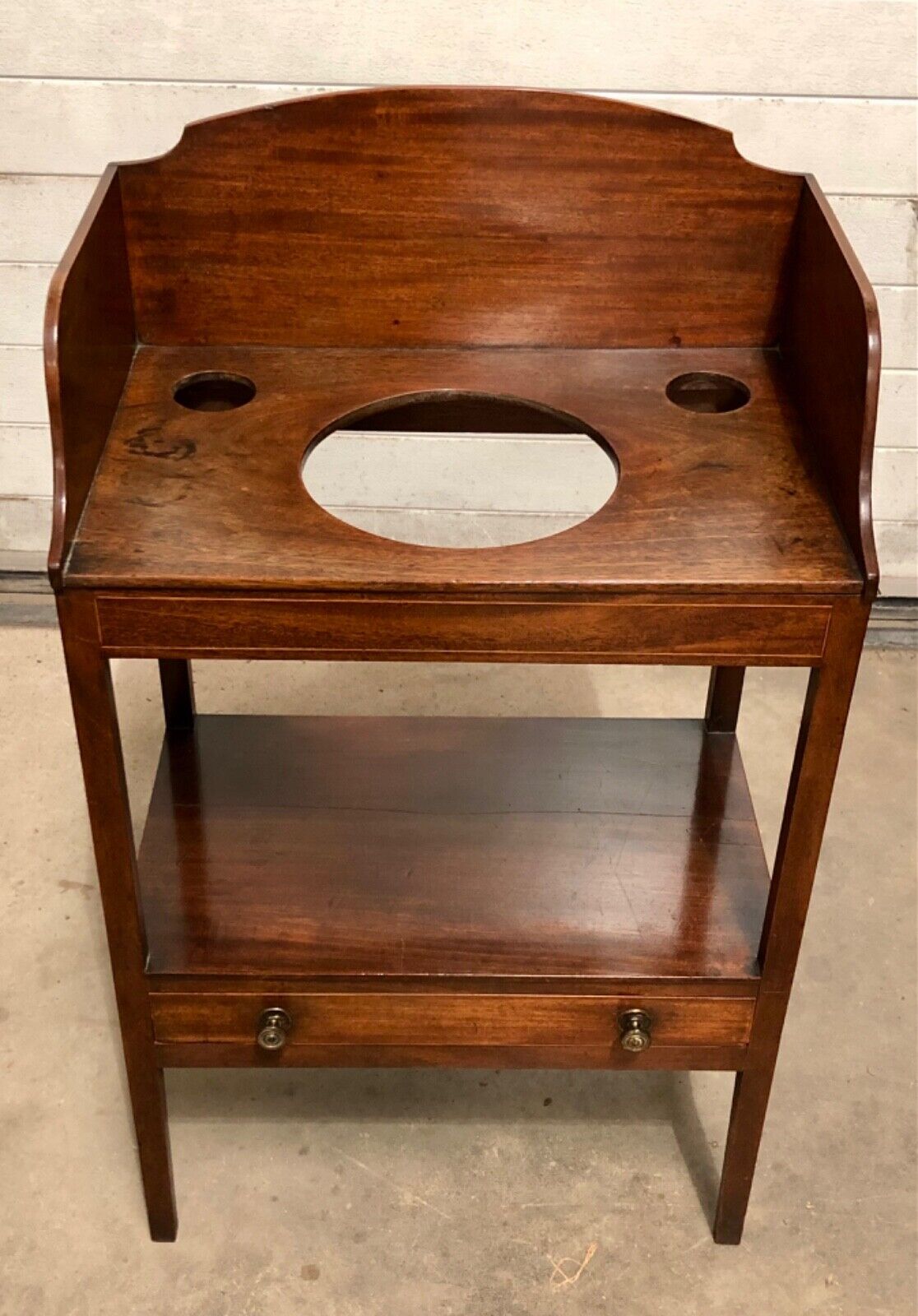 000750....Handsome Georgian Mahogany Washstand With Drawer