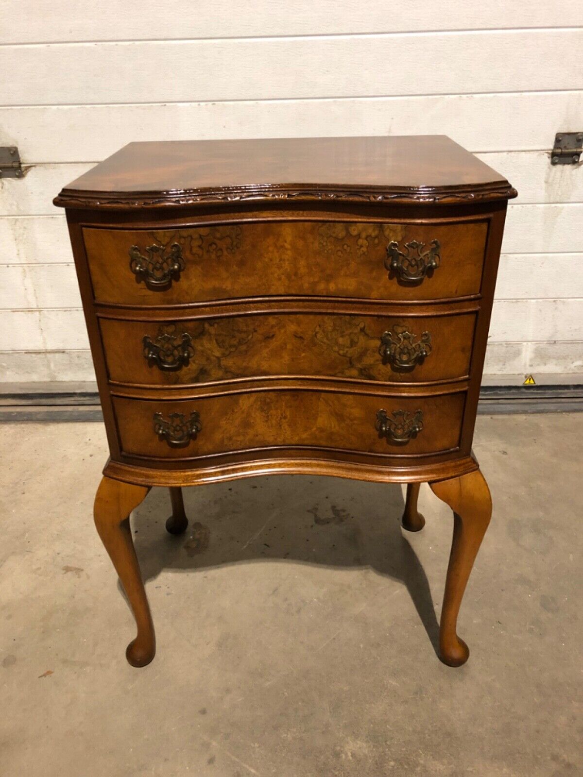000768....Handsome Vintage Figured Walnut Bedside Chest / Lamp Table(sold )