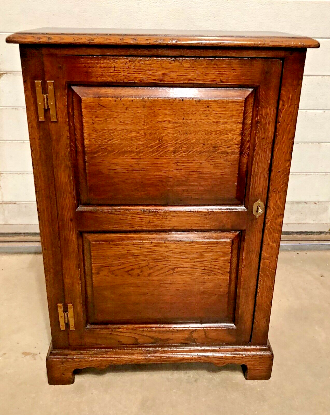 000825....A Handsome Pair Of Vintage Slim Solid Oak Side Cabinets