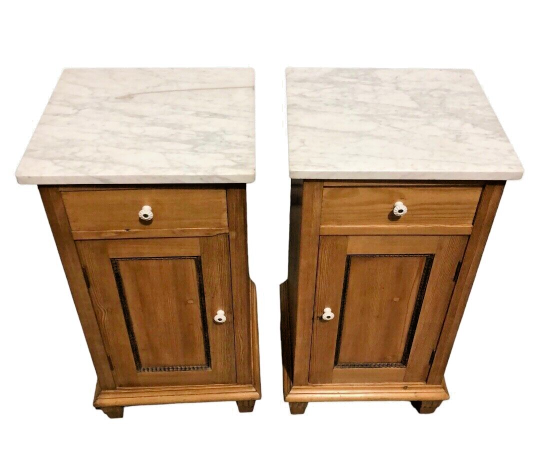 000855....Handsome Pair Of Continental Pine Bedside Cabinets / Bedside Tables ( sold )