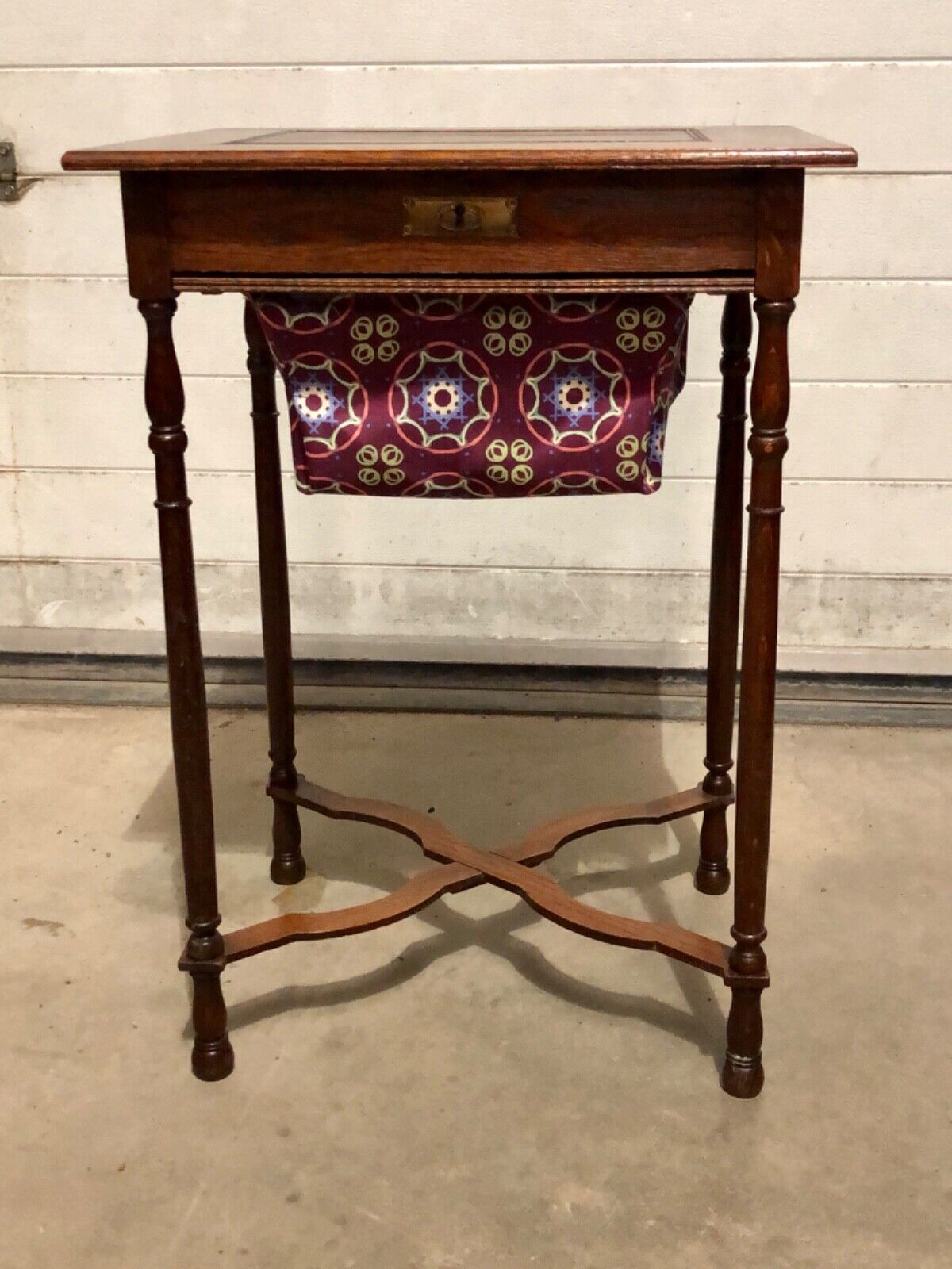 000739....Handsome Edwardian Oak Worktable / Sewing Table