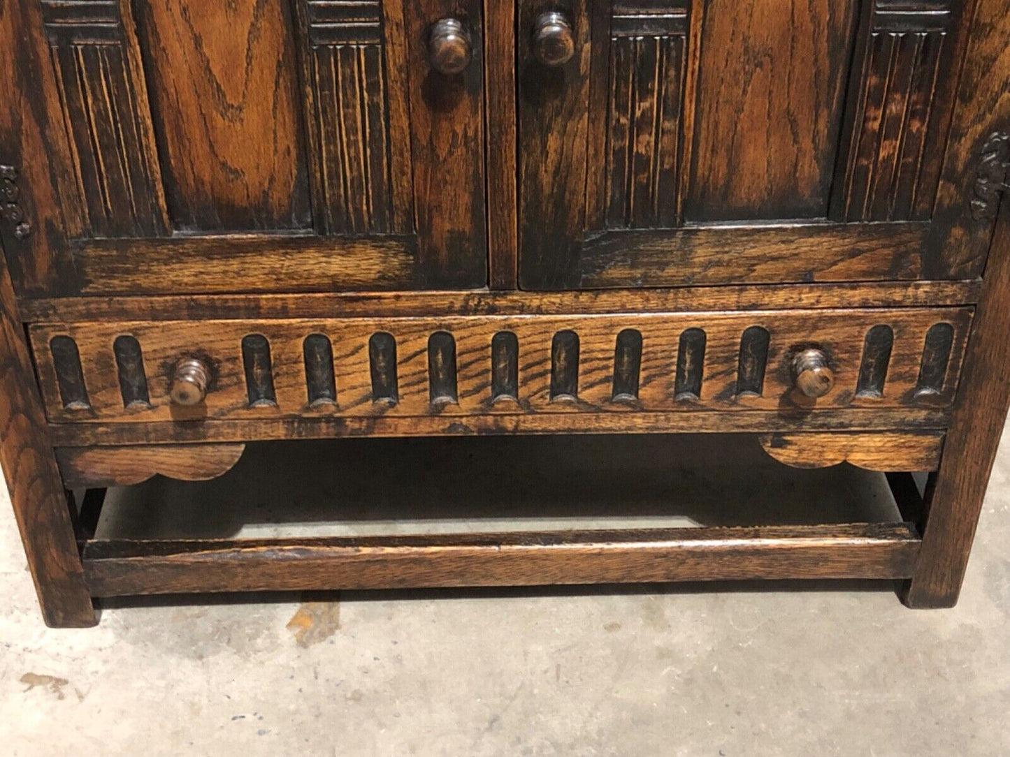 000791....Handsome Vintage Carved Oak Cabinet