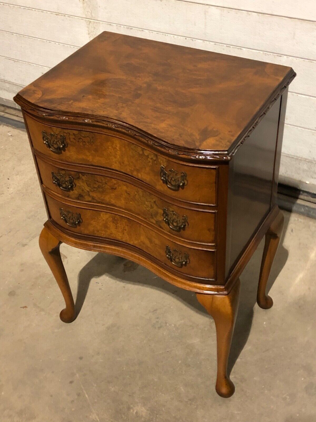 000768....Handsome Vintage Figured Walnut Bedside Chest / Lamp Table(sold )