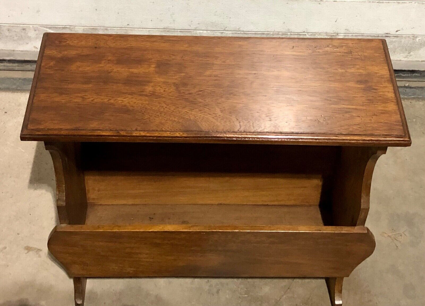 000746....Handsome Vintage Walnut Arts And Crafts Style Occasional Table
