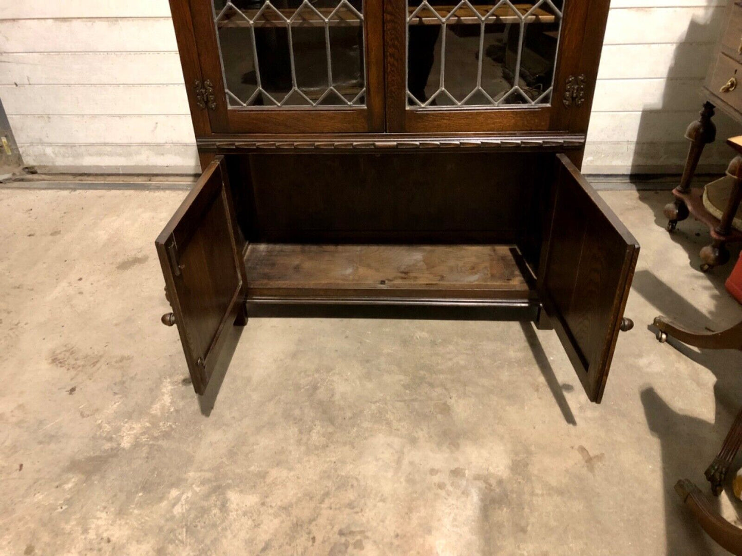 000793....Handsome Vintage Carved Oak Bookcase / Display Cabinet