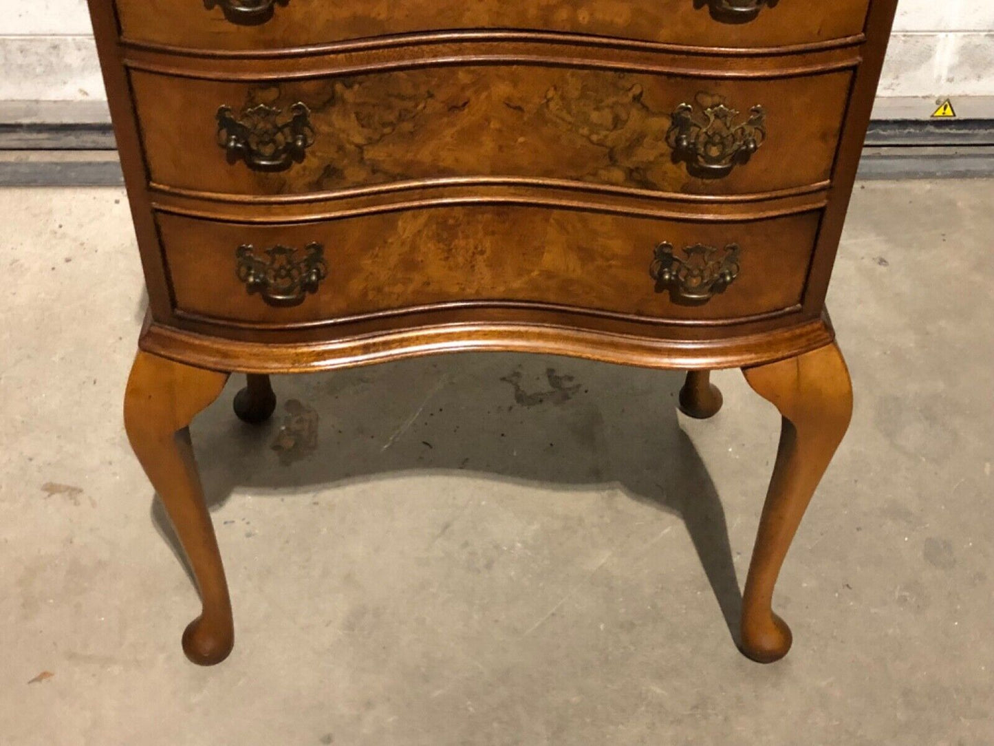 000768....Handsome Vintage Figured Walnut Bedside Chest / Lamp Table(sold )