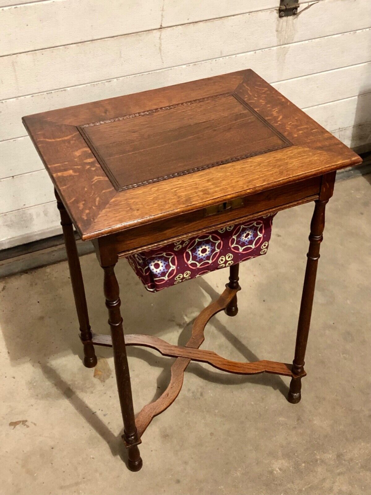 000739....Handsome Edwardian Oak Worktable / Sewing Table