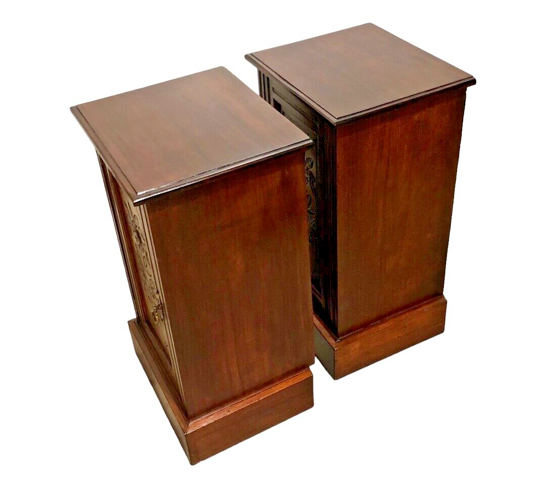 000808....Handsome Pair Of Edwardian Carved Walnut Bedside Cabinets / Bedside Tables ( sold )
