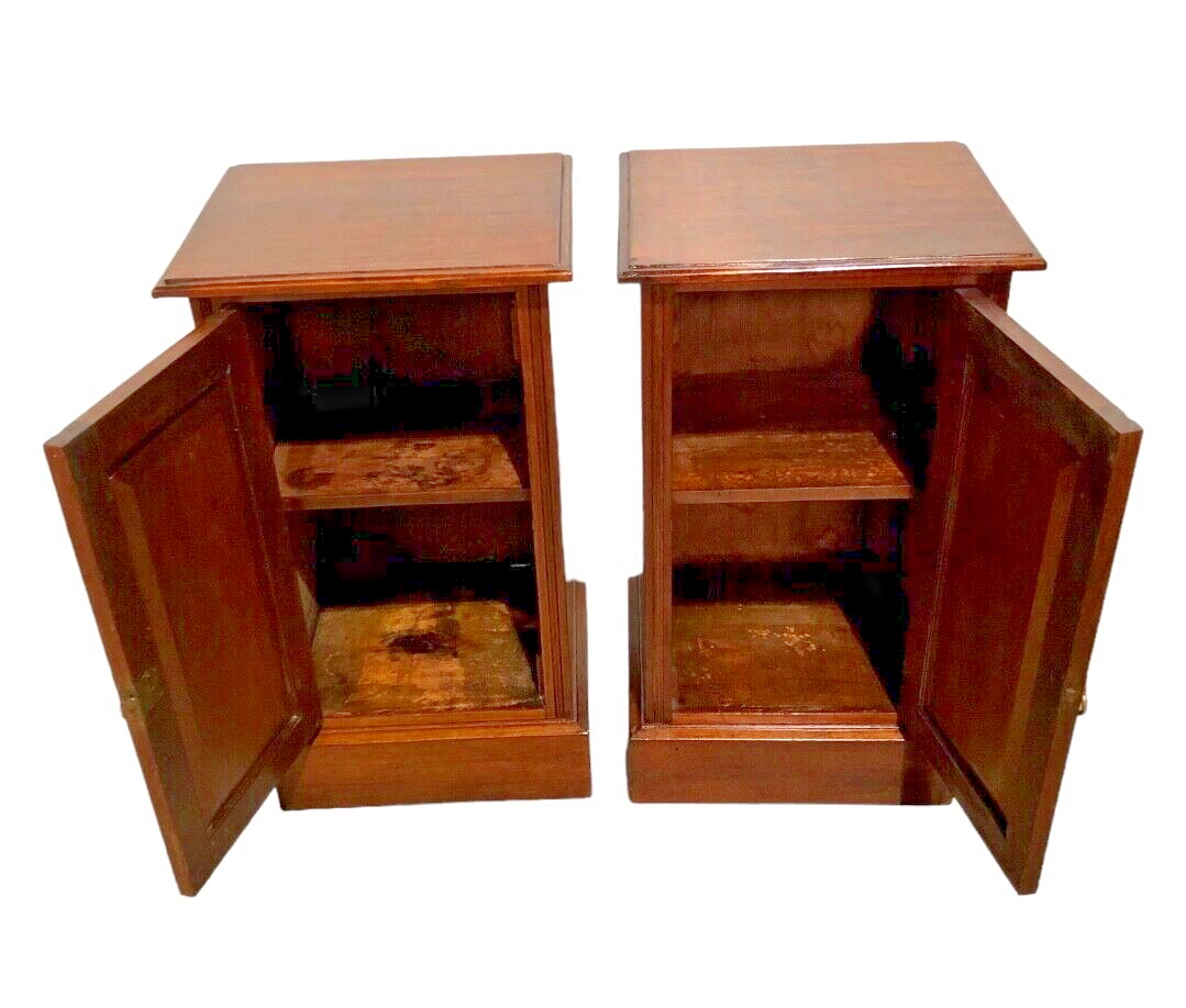 000808....Handsome Pair Of Edwardian Carved Walnut Bedside Cabinets / Bedside Tables ( sold )