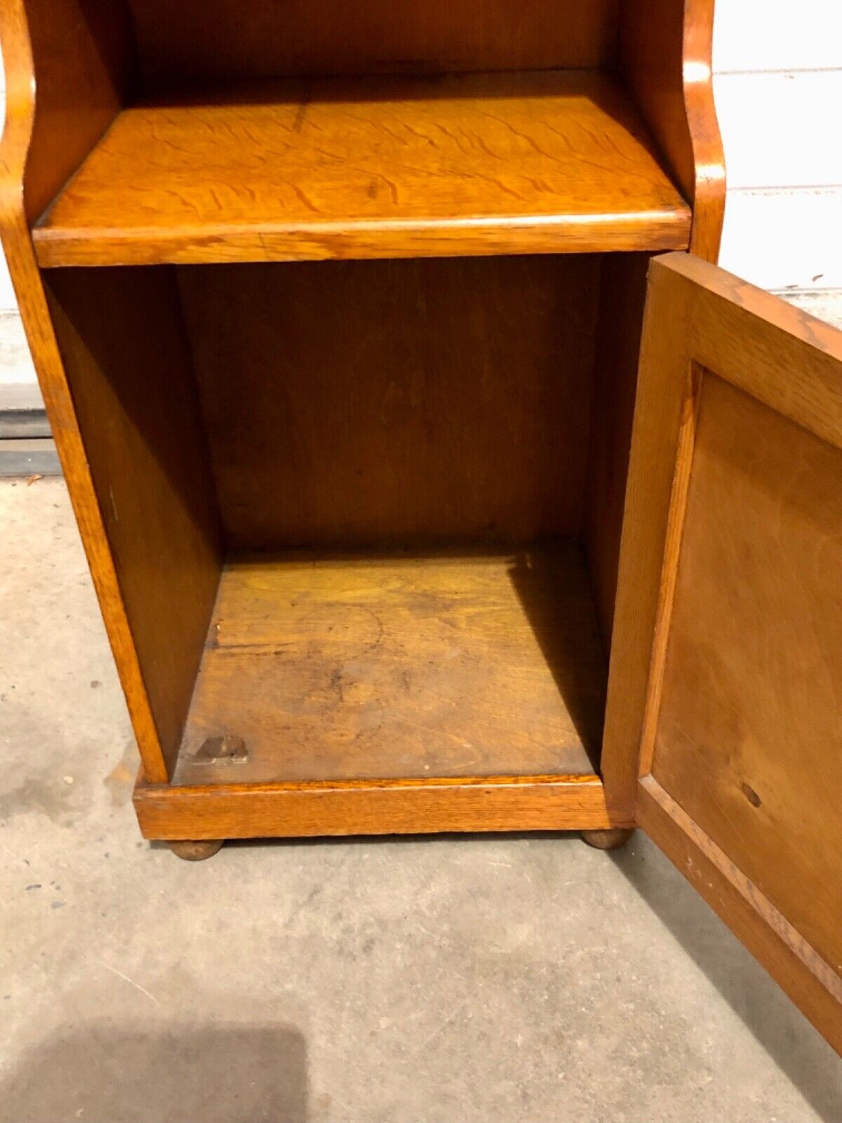 000748....Handsome Vintage Bookcase With Cupboard And Shelves( sold )