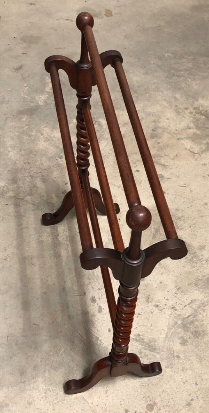 000822....Handsome Antique Mahogany Towel Rail