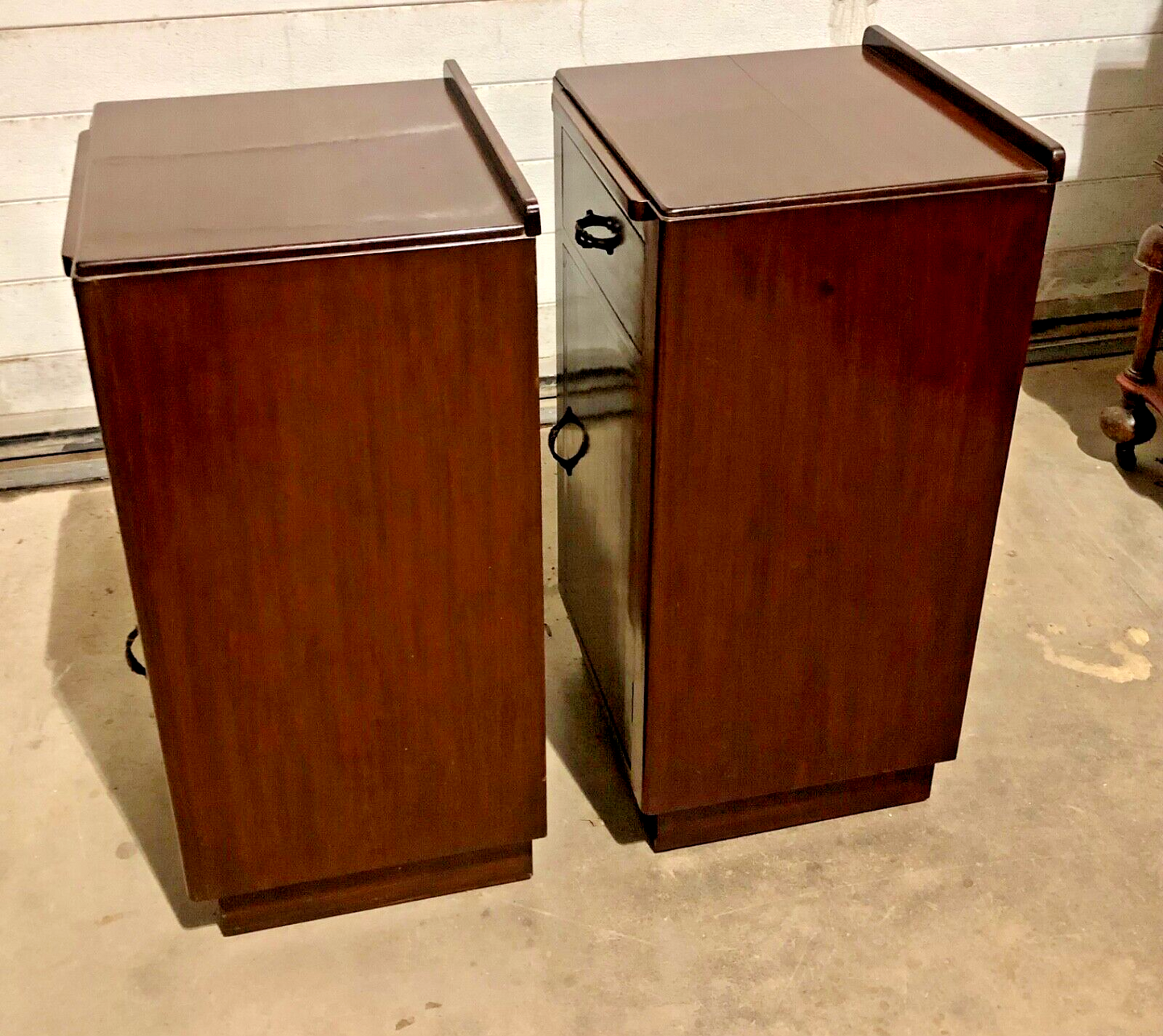 000767....Handsome Pair Of Art Deco Mahogany Bedside Tables / Bedside Cabinets ( sold )