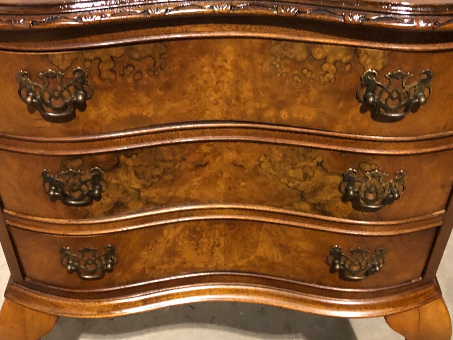 000768....Handsome Vintage Figured Walnut Bedside Chest / Lamp Table(sold )