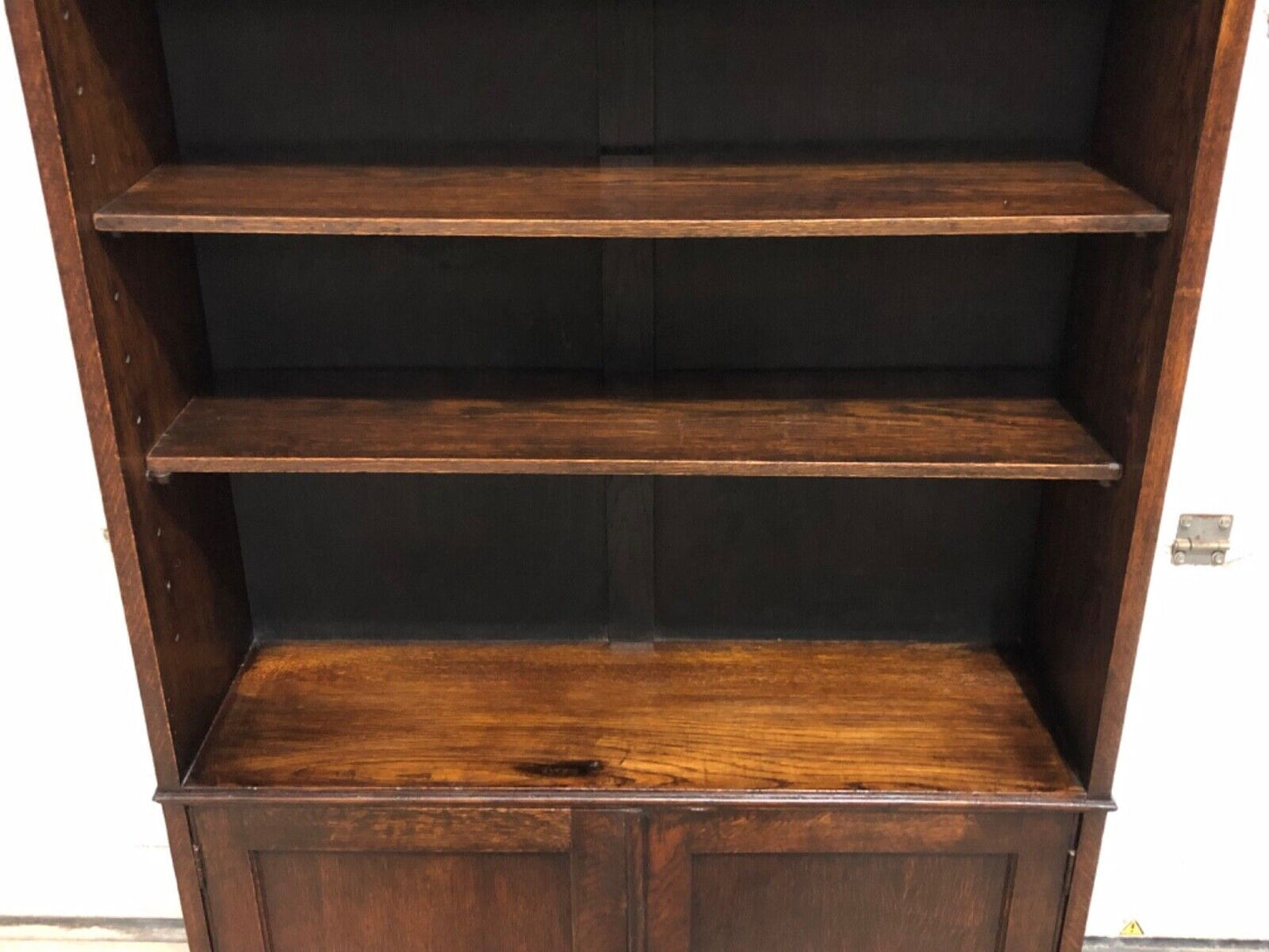 000755....Handsome Vintage Oak Bookcase / Bookshelves ( sold )