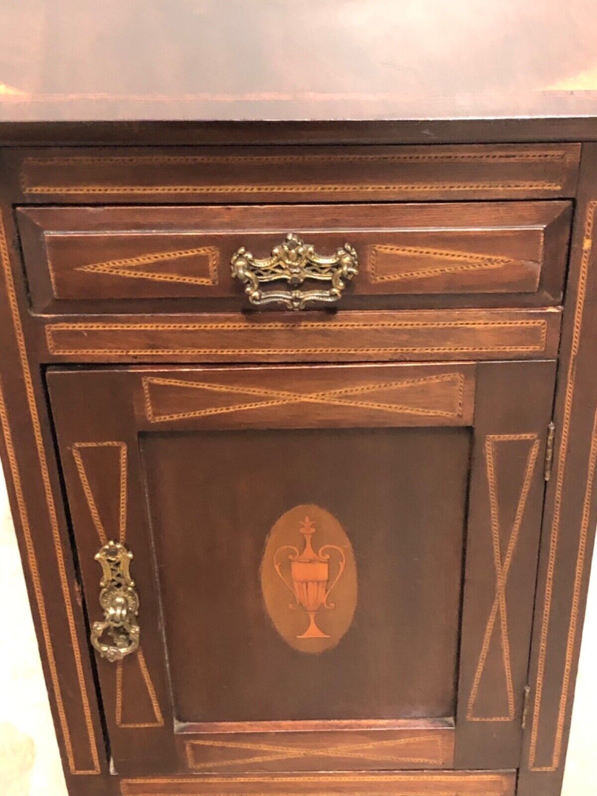 000747....Handsome Edwardian Inlaid Mahogany Bedside Table ( sold )