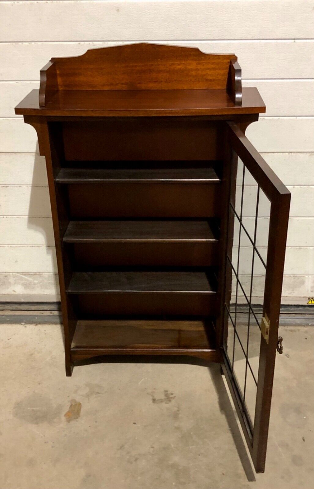 000778....Handsome Vintage Arts And Crafts Mahogany Bookcase / Display Cabinet ( sold )