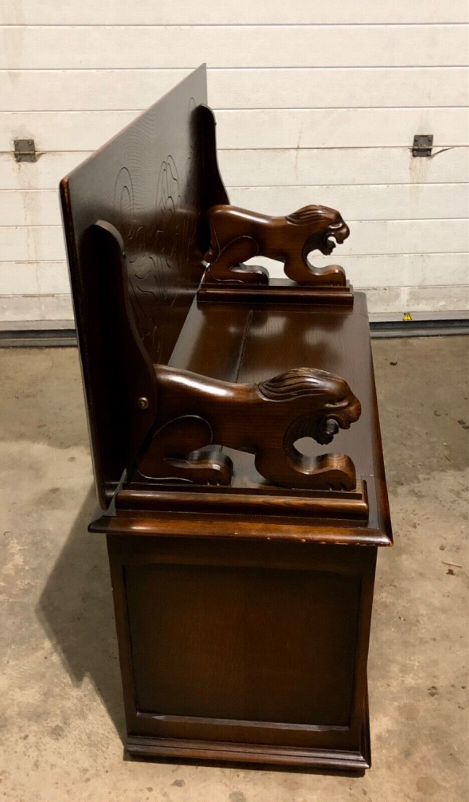 000797....Handsome Vintage Carved Oak Monks Bench / Hall Seat ( sold )