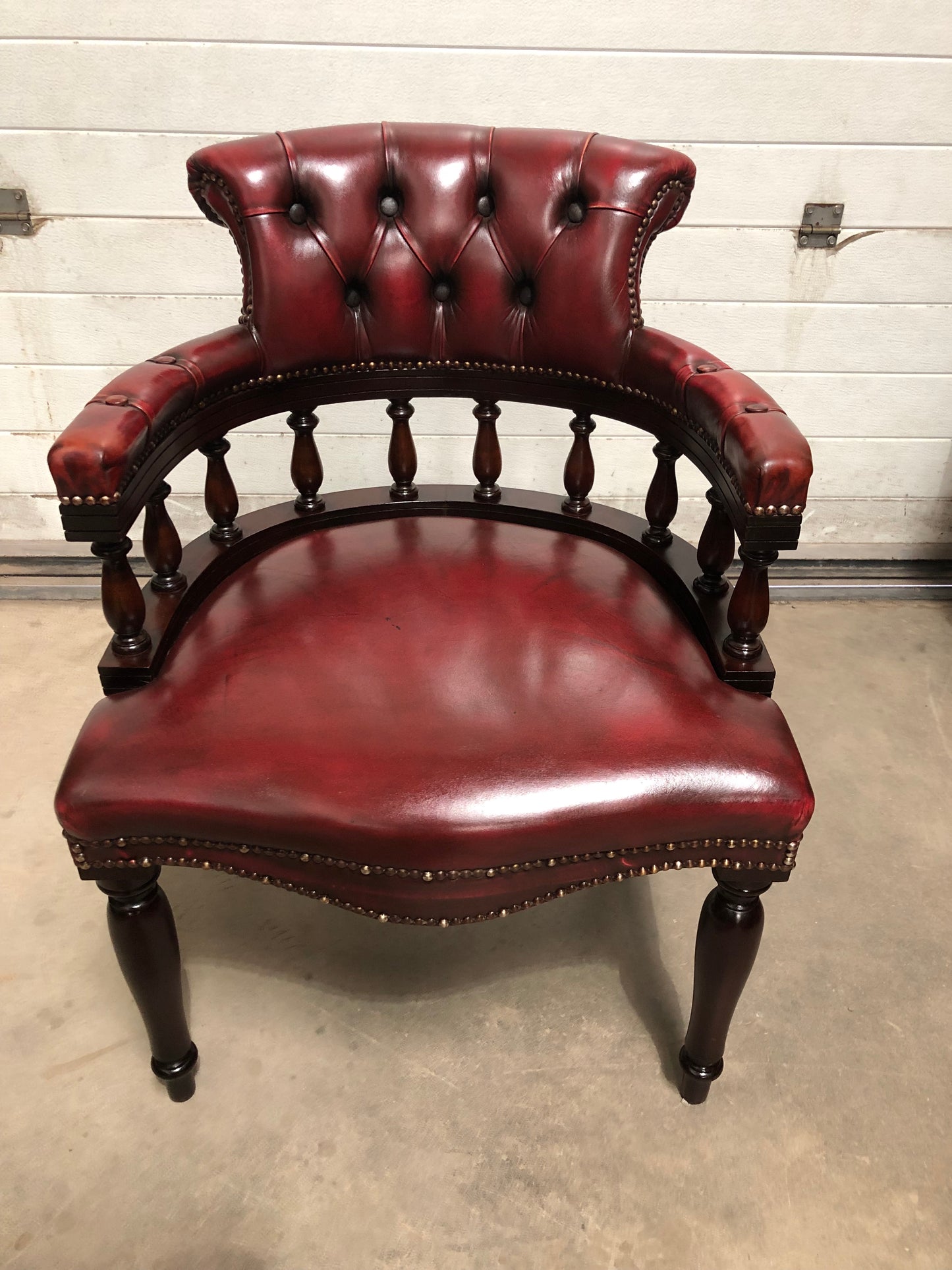 000724....Handsome Vintage Leather Chesterfield Style Captains Desk Chair ( sold )