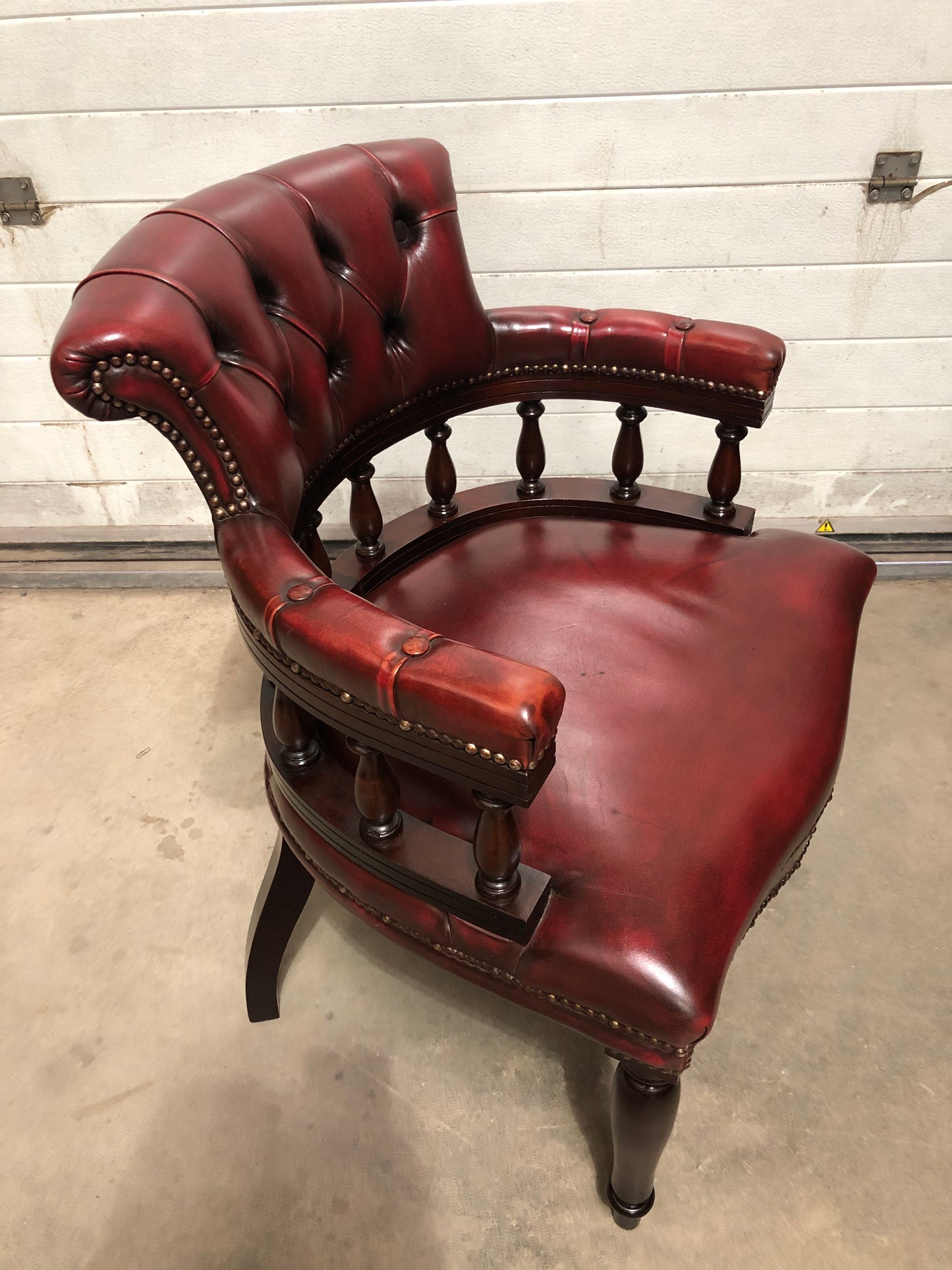 000724....Handsome Vintage Leather Chesterfield Style Captains Desk Chair ( sold )