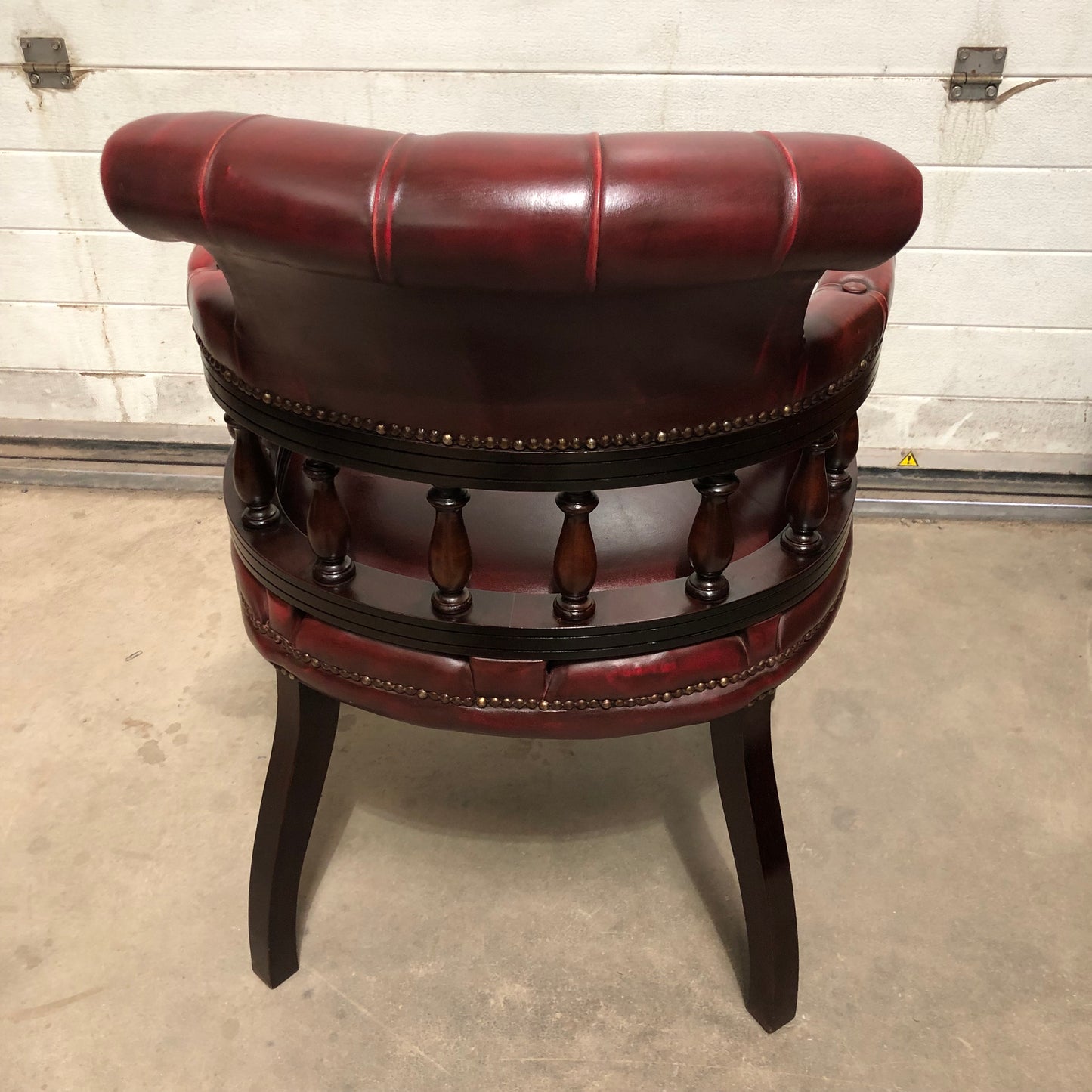 000724....Handsome Vintage Leather Chesterfield Style Captains Desk Chair ( sold )