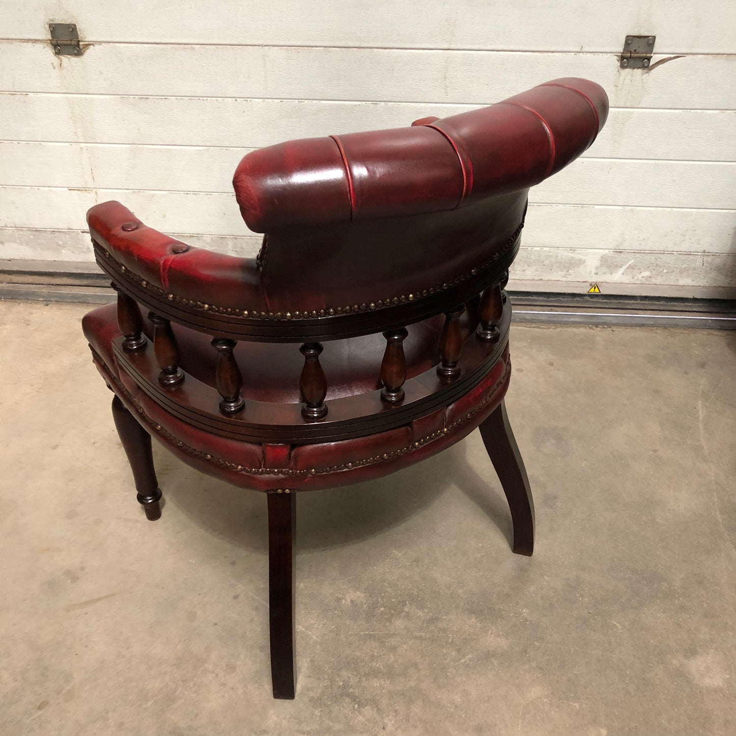 000724....Handsome Vintage Leather Chesterfield Style Captains Desk Chair ( sold )