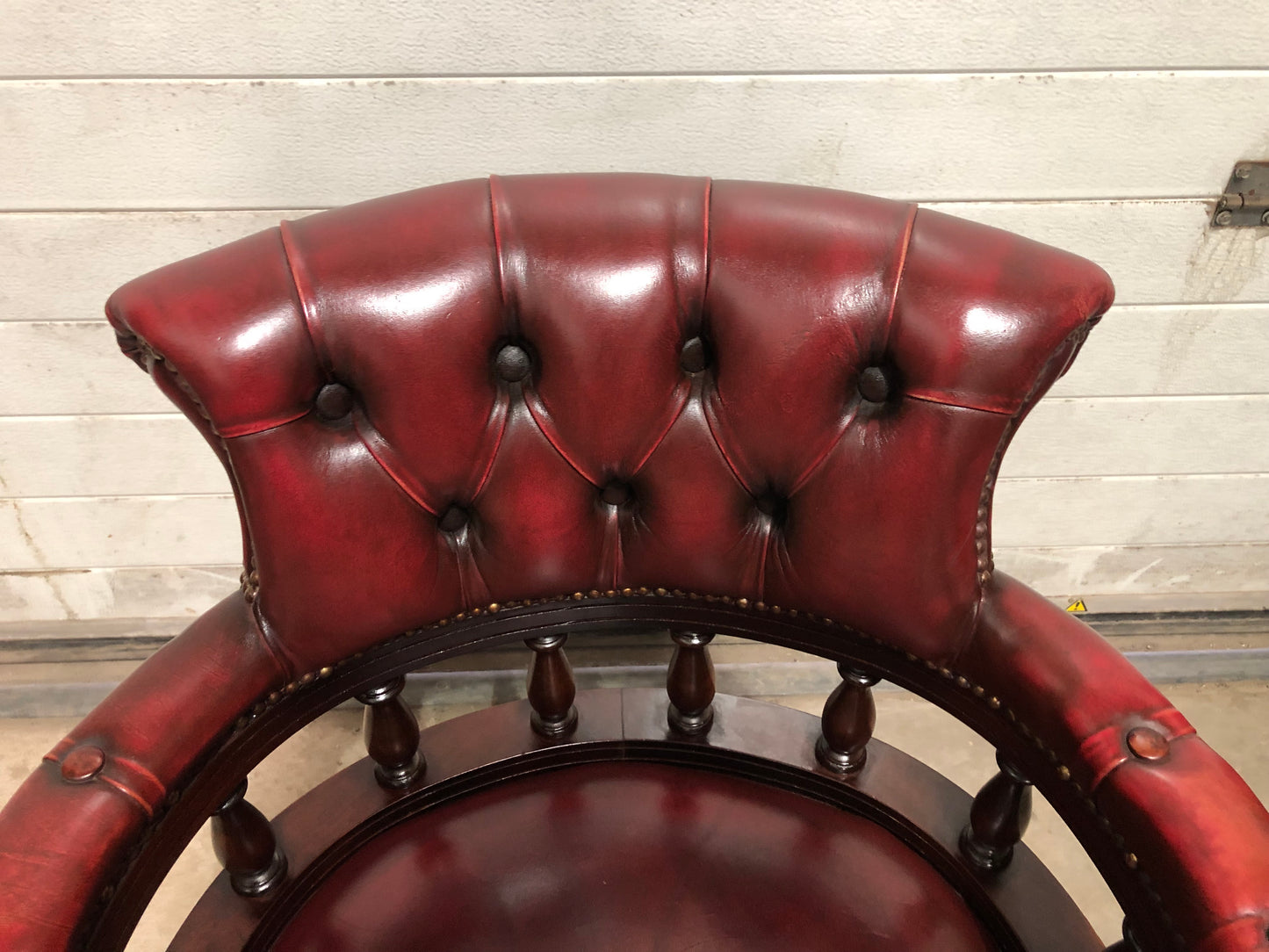 000724....Handsome Vintage Leather Chesterfield Style Captains Desk Chair ( sold )