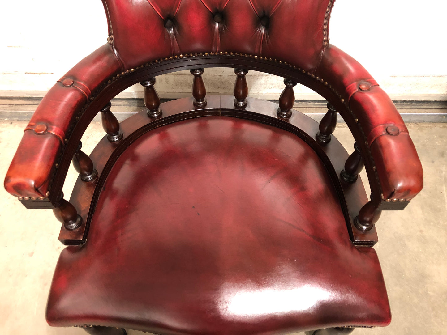 000724....Handsome Vintage Leather Chesterfield Style Captains Desk Chair ( sold )