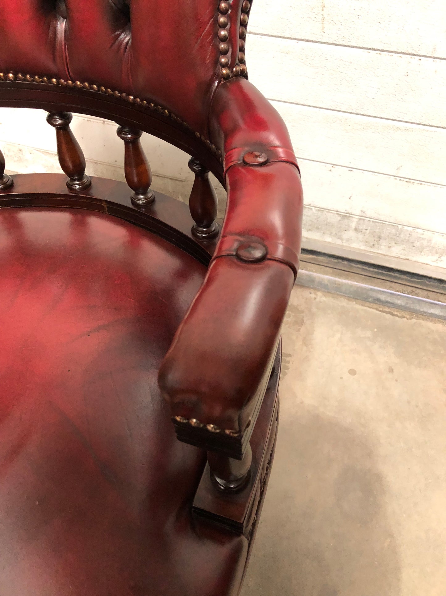 000724....Handsome Vintage Leather Chesterfield Style Captains Desk Chair ( sold )