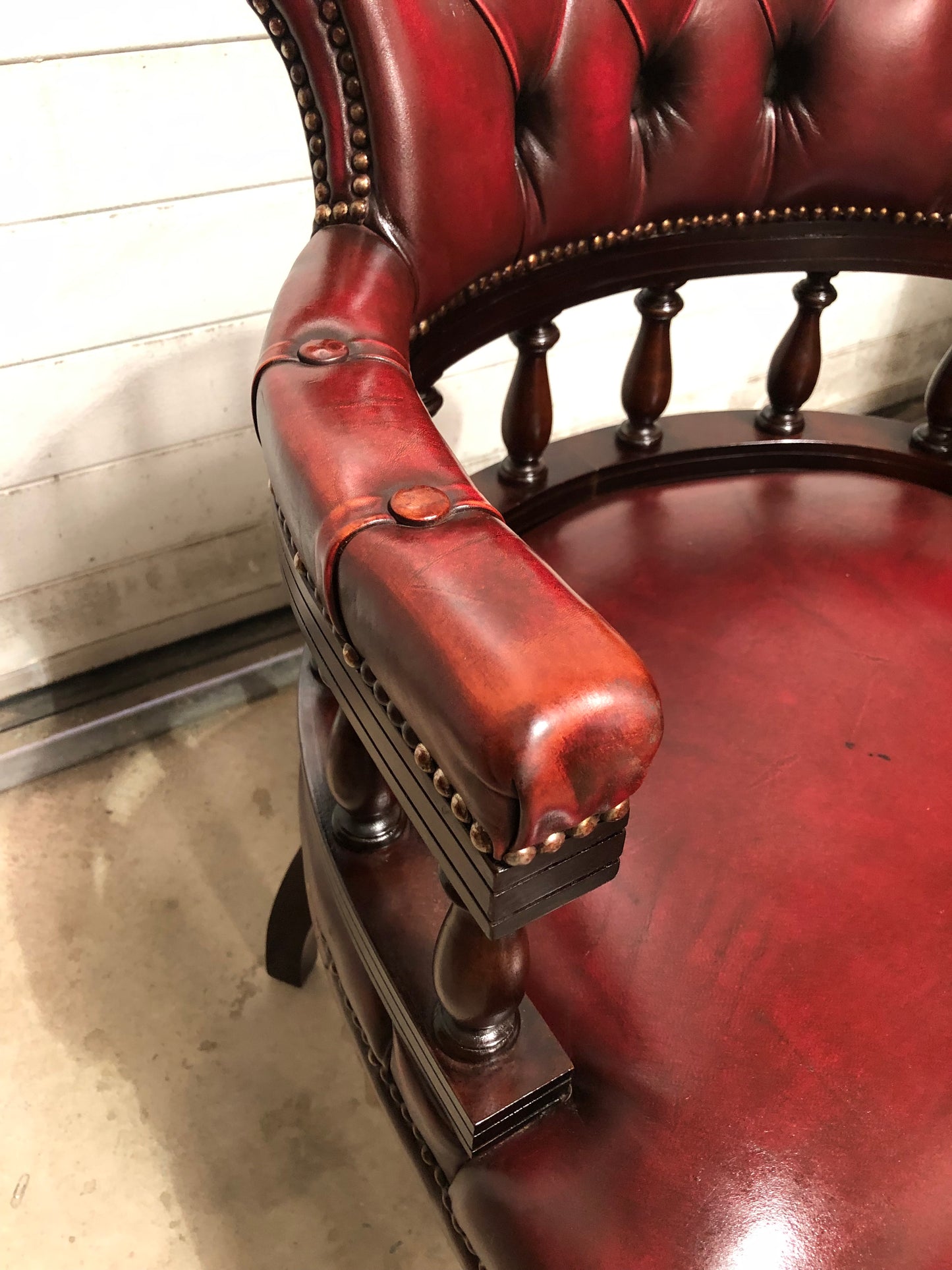 000724....Handsome Vintage Leather Chesterfield Style Captains Desk Chair ( sold )