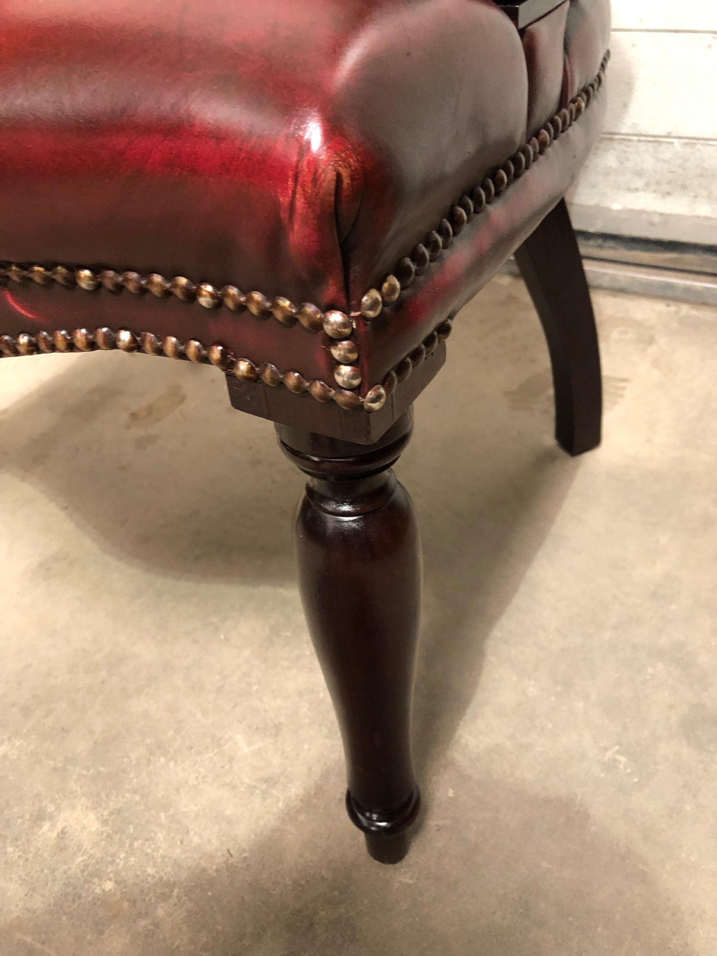 000724....Handsome Vintage Leather Chesterfield Style Captains Desk Chair ( sold )