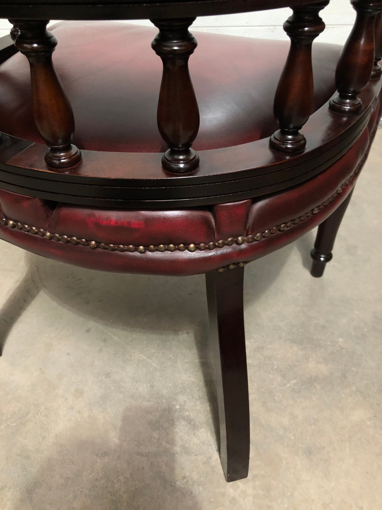 000724....Handsome Vintage Leather Chesterfield Style Captains Desk Chair ( sold )