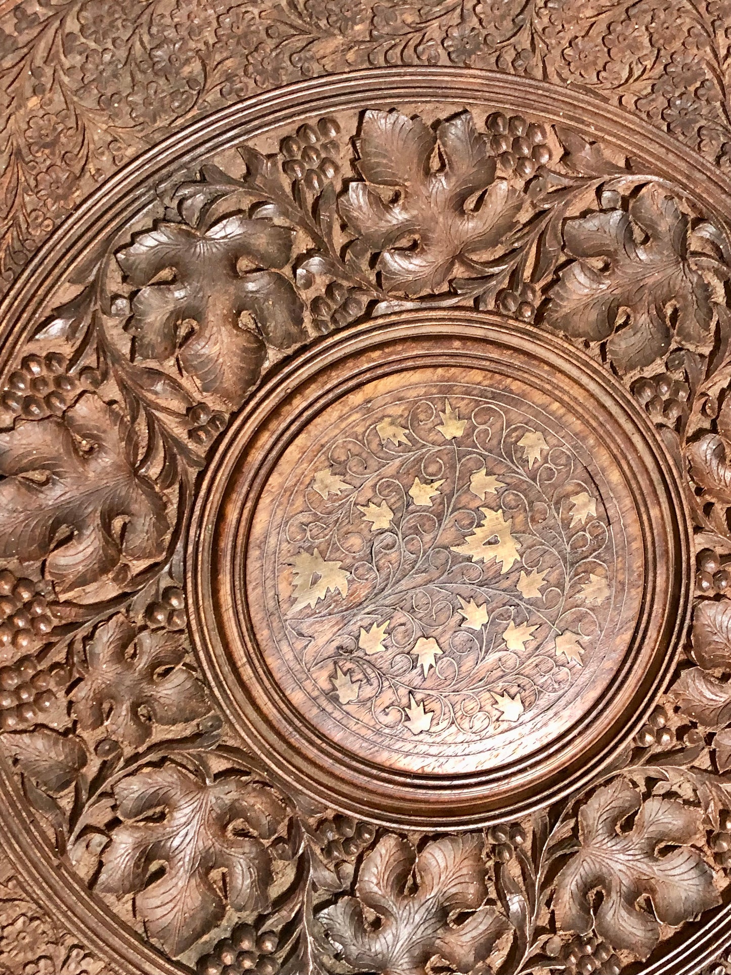 000711.... Handsome Vintage Indian Carved Hardwood Occasional Table