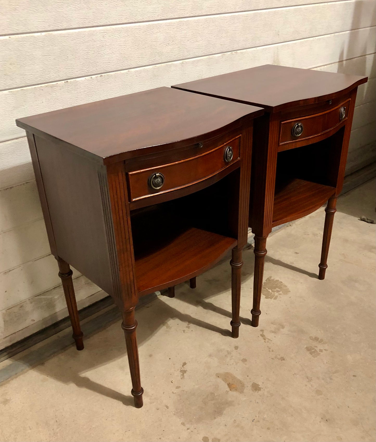 000710...Handsome Pair Of Vintage Mahogany Bedside Tables / Lamp Tables ( sold )