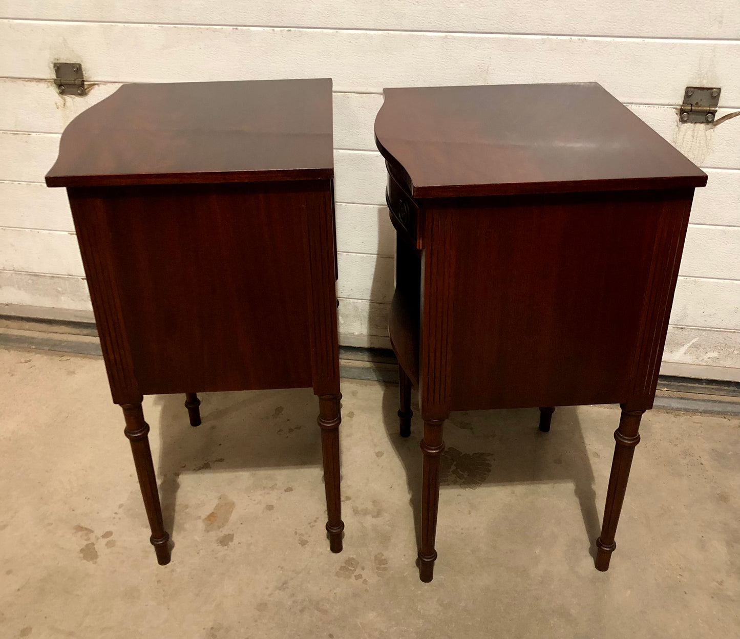 000710...Handsome Pair Of Vintage Mahogany Bedside Tables / Lamp Tables ( sold )
