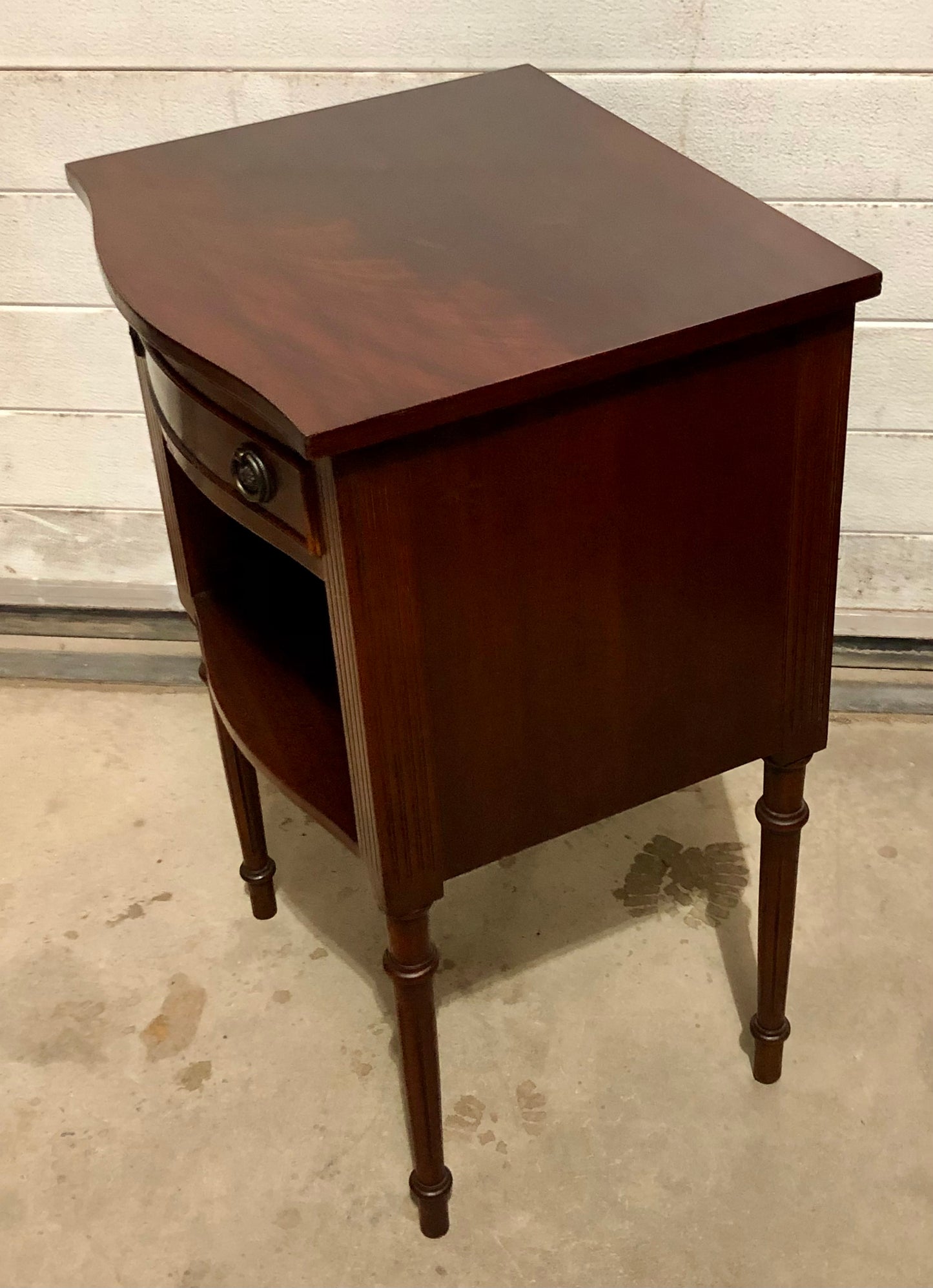 000710...Handsome Pair Of Vintage Mahogany Bedside Tables / Lamp Tables ( sold )
