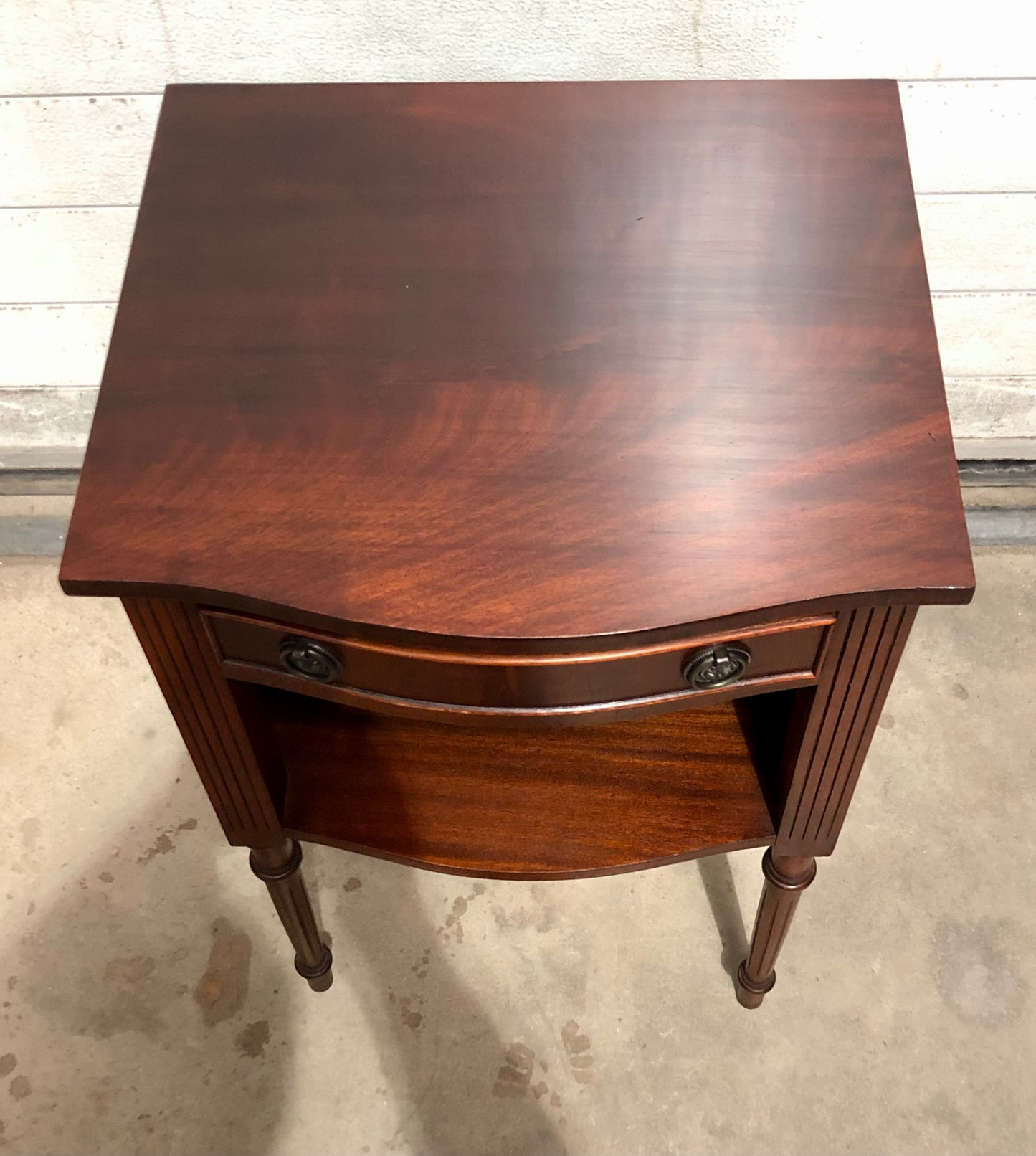 000710...Handsome Pair Of Vintage Mahogany Bedside Tables / Lamp Tables ( sold )