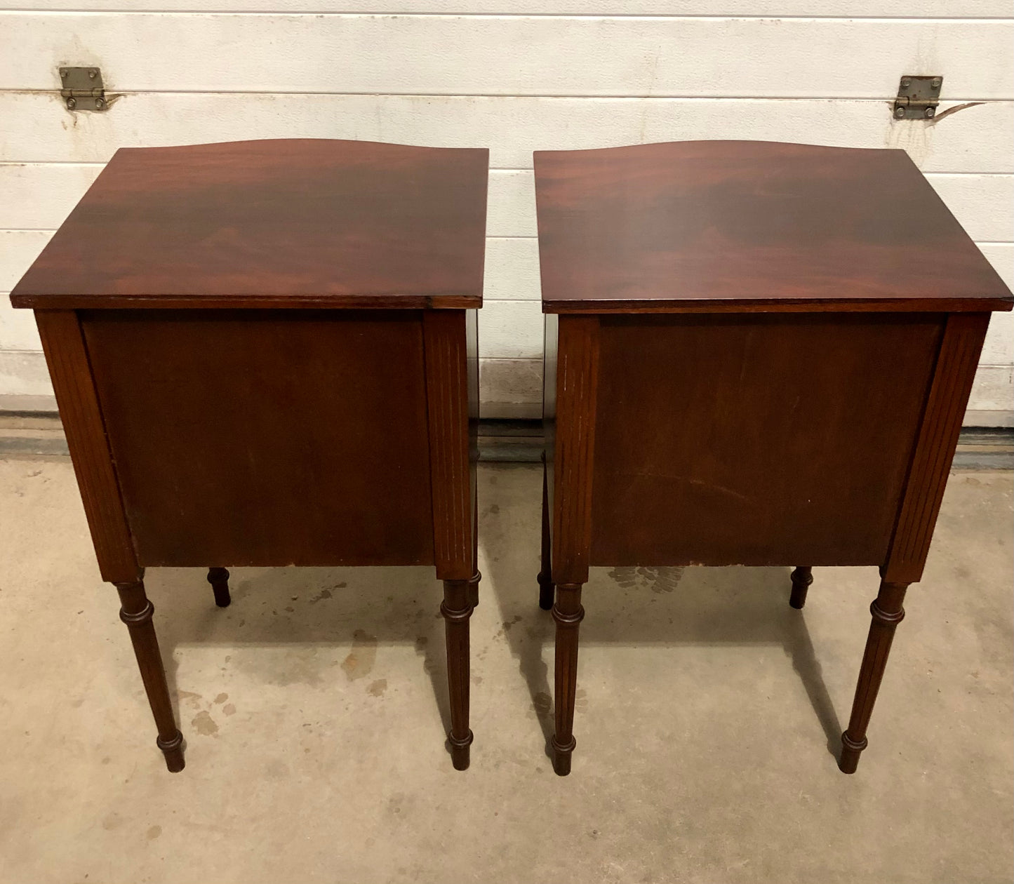 000710...Handsome Pair Of Vintage Mahogany Bedside Tables / Lamp Tables ( sold )